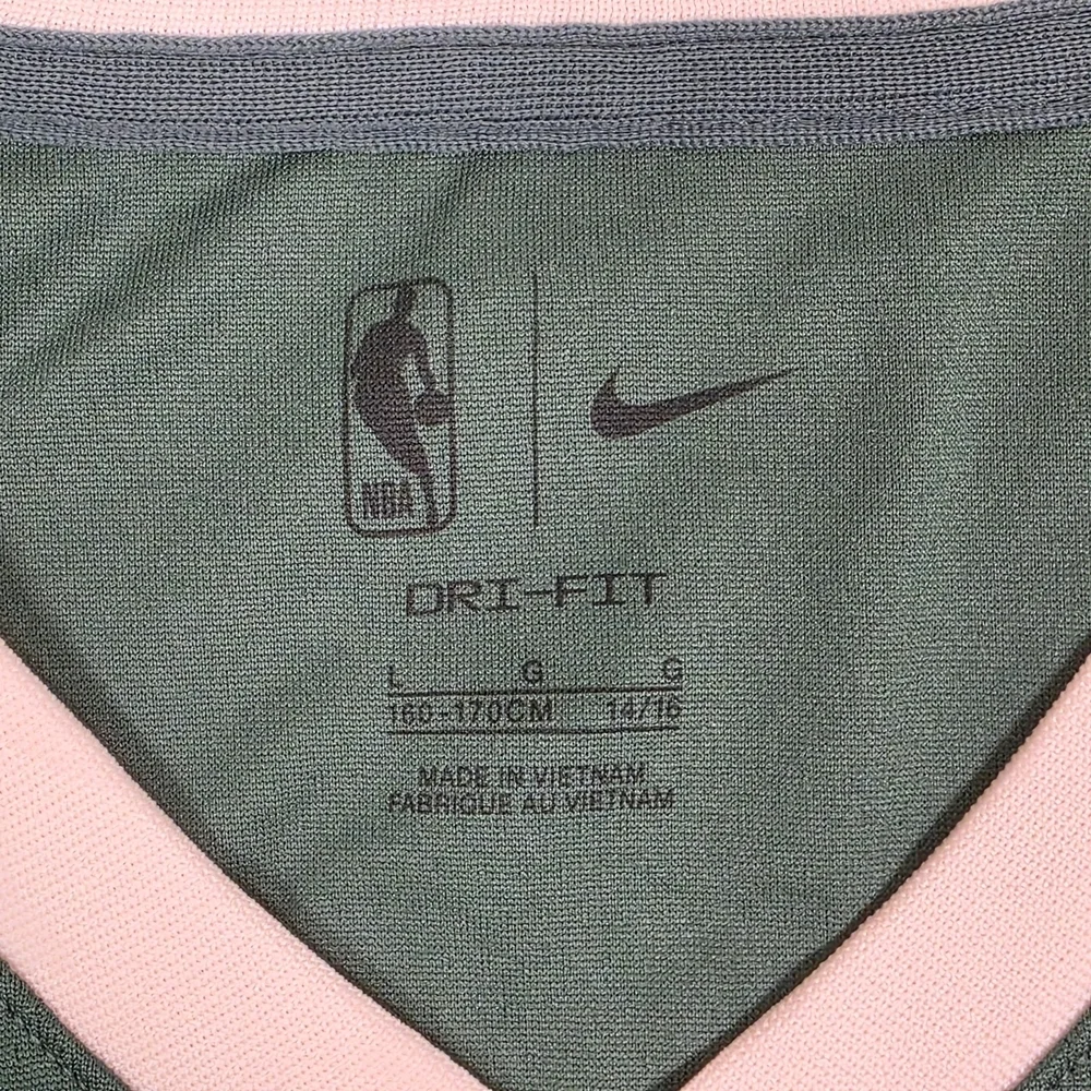 Nike NBA Giannis Antetokounmpo Milwaukee Bucks Youth L 14/16 Jersey NWT